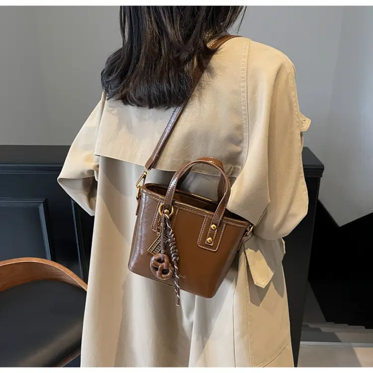 Black Leather Shoulder Bag for Women 2026 Autumn — feature 23