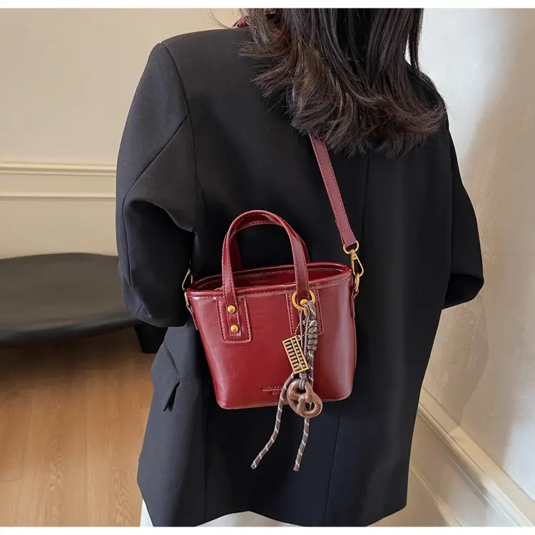 Black Leather Shoulder Bag for Women 2026 Autumn — feature 27