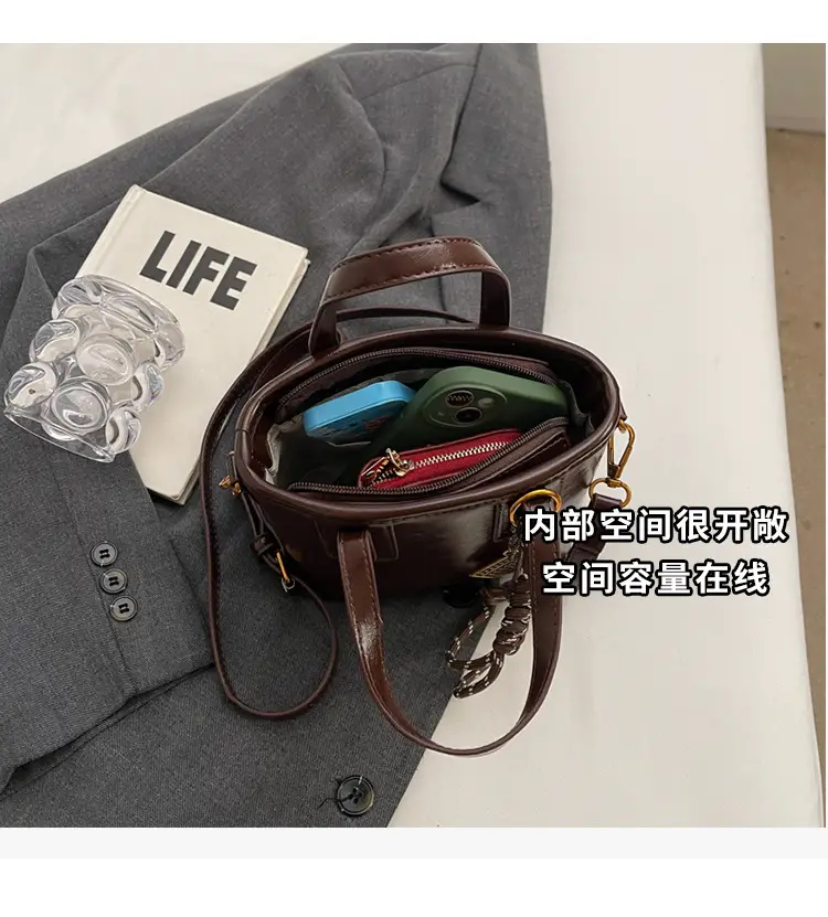 Black Leather Shoulder Bag for Women 2026 Autumn — feature 3