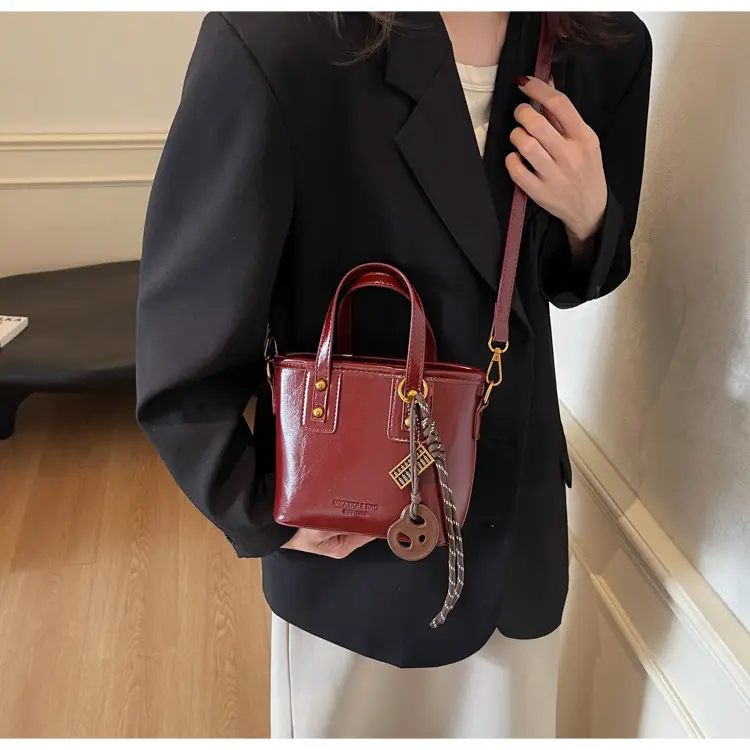 Black Leather Shoulder Bag for Women 2026 Autumn — feature 30