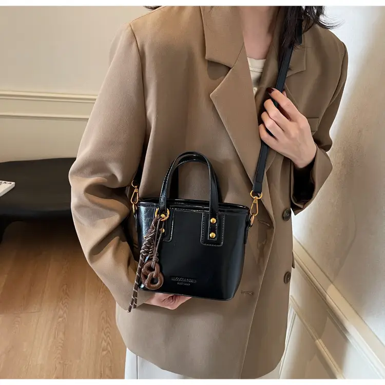 Black Leather Shoulder Bag for Women 2026 Autumn — feature 34