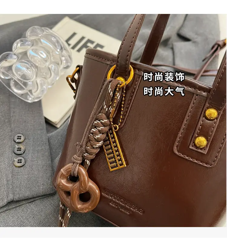 Black Leather Shoulder Bag for Women 2026 Autumn — feature 4