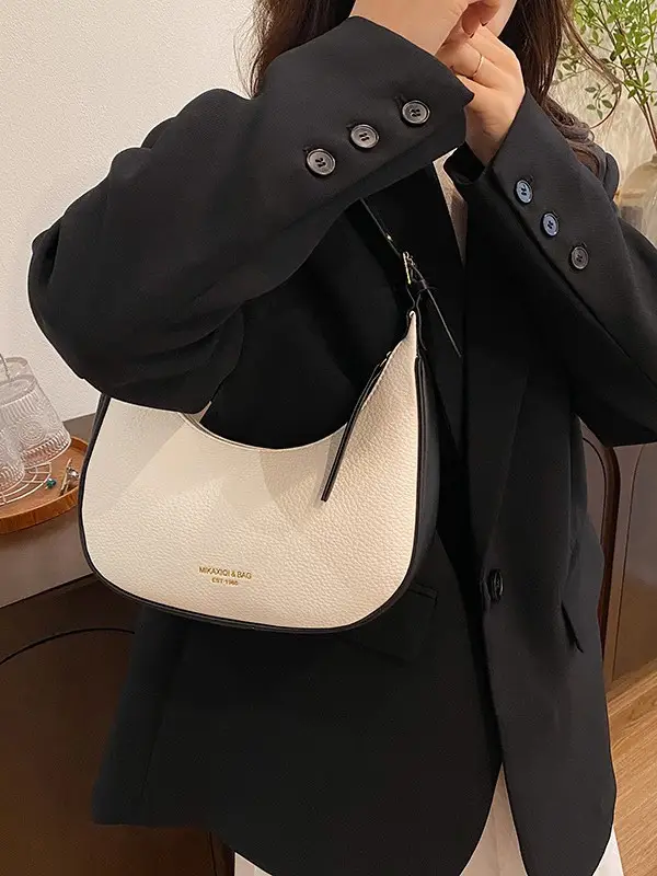 Women's Retro Textured Shoulder Bag Brown 2024