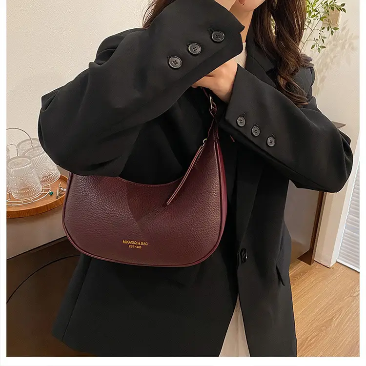 Women's Retro Textured Shoulder Bag Brown 2024 — feature 13