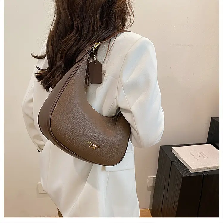 Women's Retro Textured Shoulder Bag Brown 2024 — feature 17