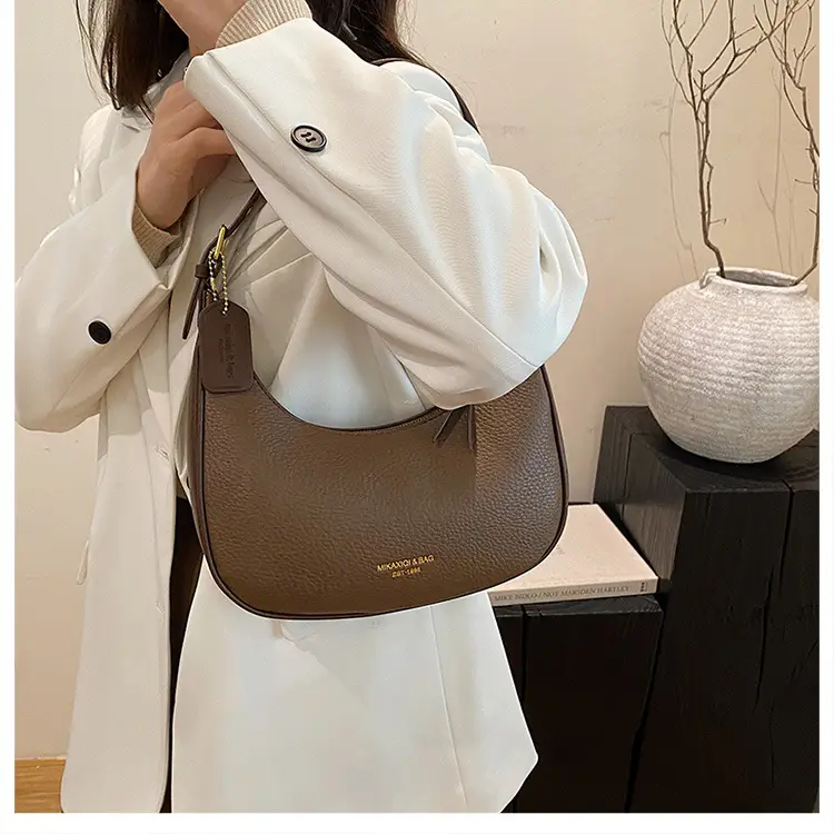 Women's Retro Textured Shoulder Bag Brown 2024 — feature 18