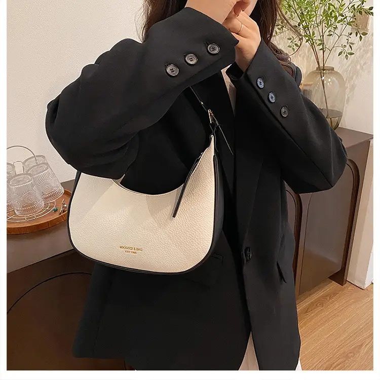 Women's Retro Textured Shoulder Bag Brown 2024 — feature 7