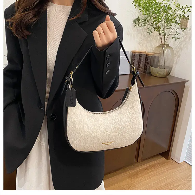 Women's Retro Textured Shoulder Bag Brown 2024 — feature 9