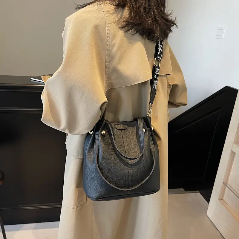 Women's 2025 New Trendy Crossbody Bag with Wide Strap - Image 8