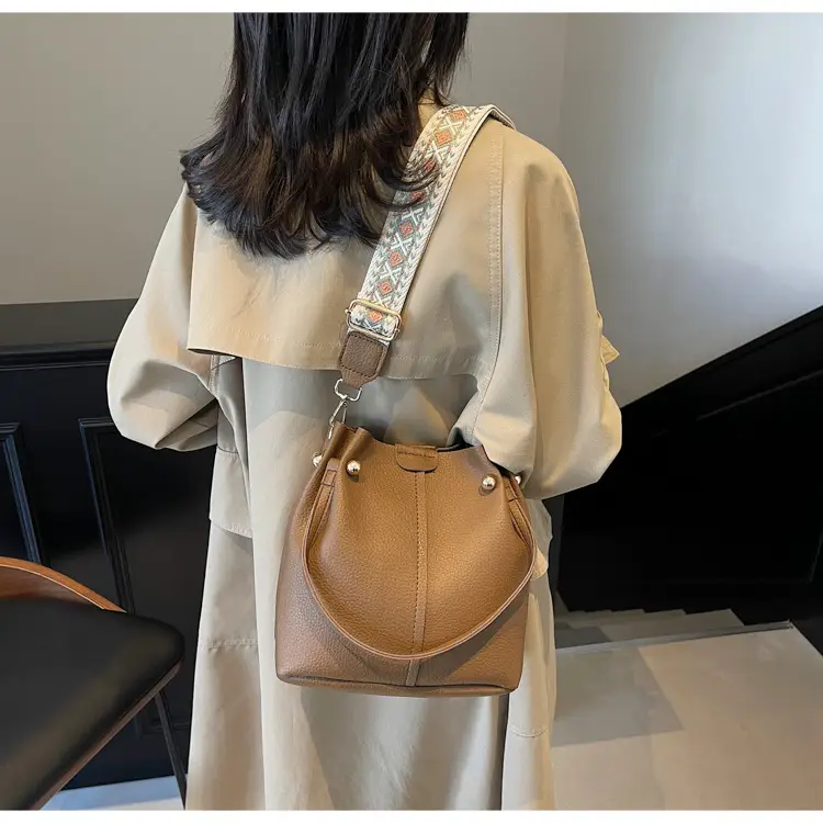 Women's 2025 New Trendy Crossbody Bag with Wide Strap — feature 14