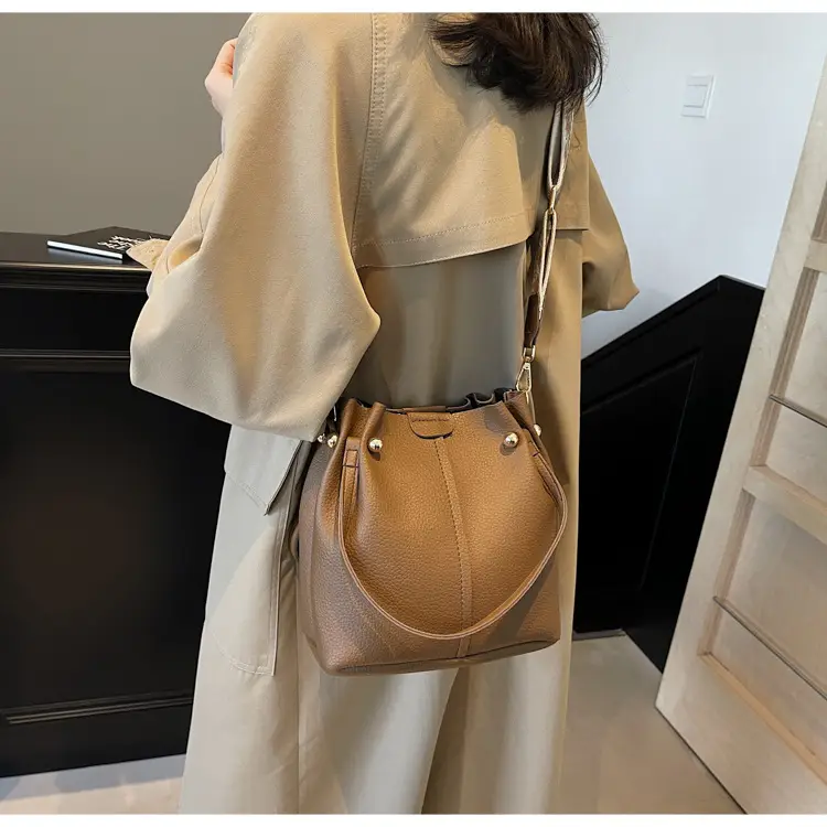 Women's 2025 New Trendy Crossbody Bag with Wide Strap — feature 15