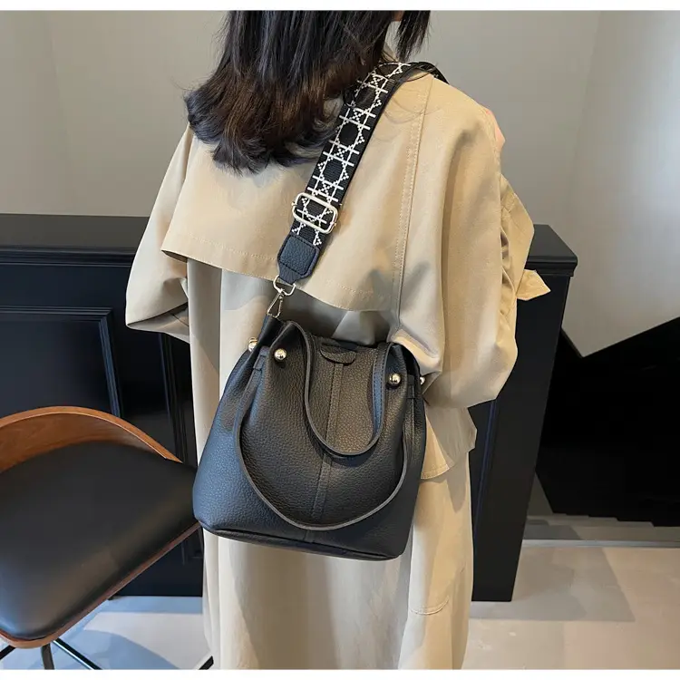 Women's 2025 New Trendy Crossbody Bag with Wide Strap — feature 19
