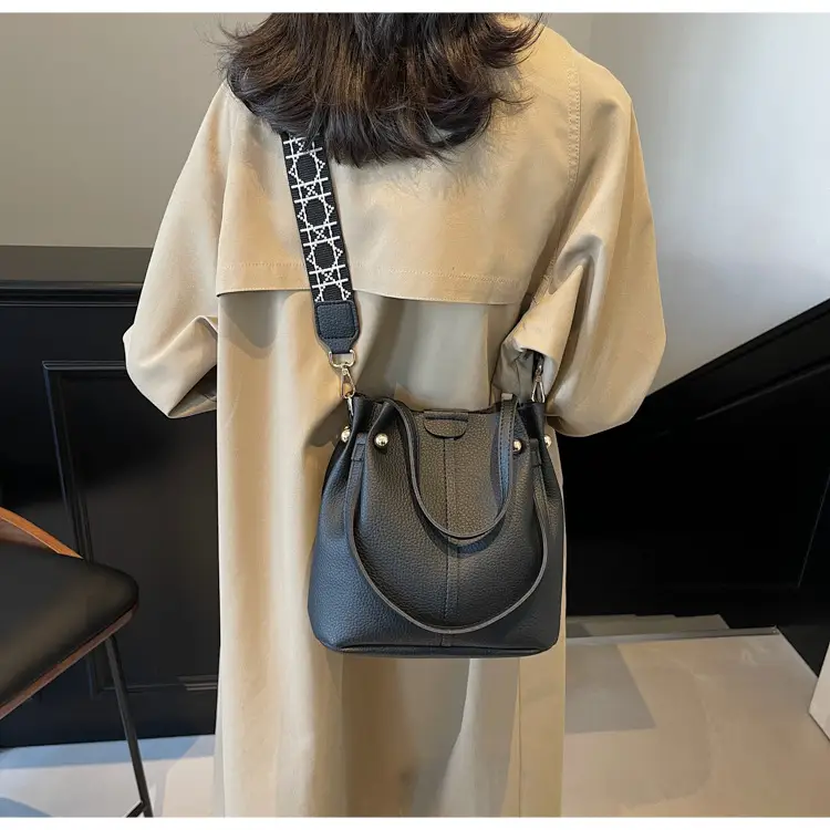 Women's 2025 New Trendy Crossbody Bag with Wide Strap — feature 22