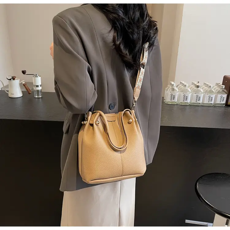 Women's 2025 New Trendy Crossbody Bag with Wide Strap — feature 26