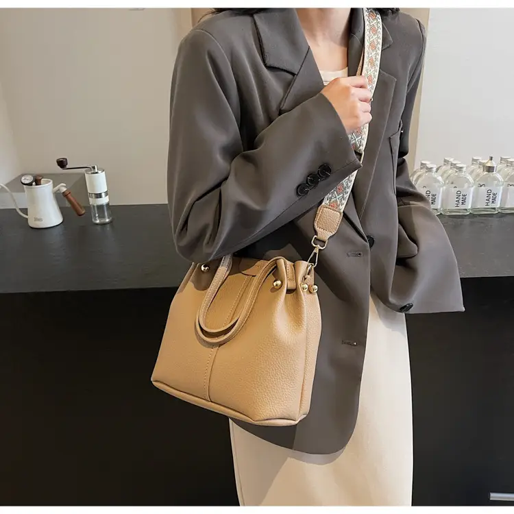 Women's 2025 New Trendy Crossbody Bag with Wide Strap — feature 28