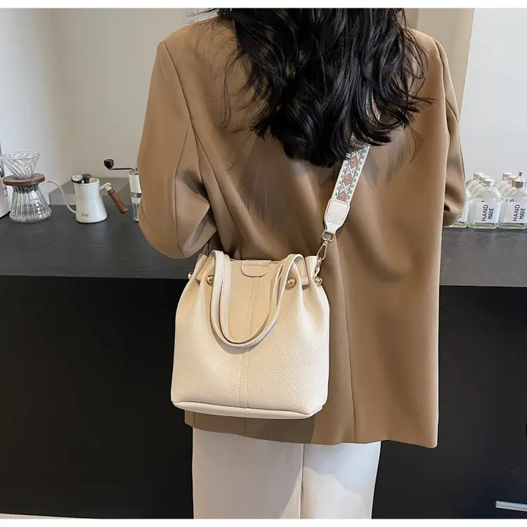 Women's 2025 New Trendy Crossbody Bag with Wide Strap — feature 30