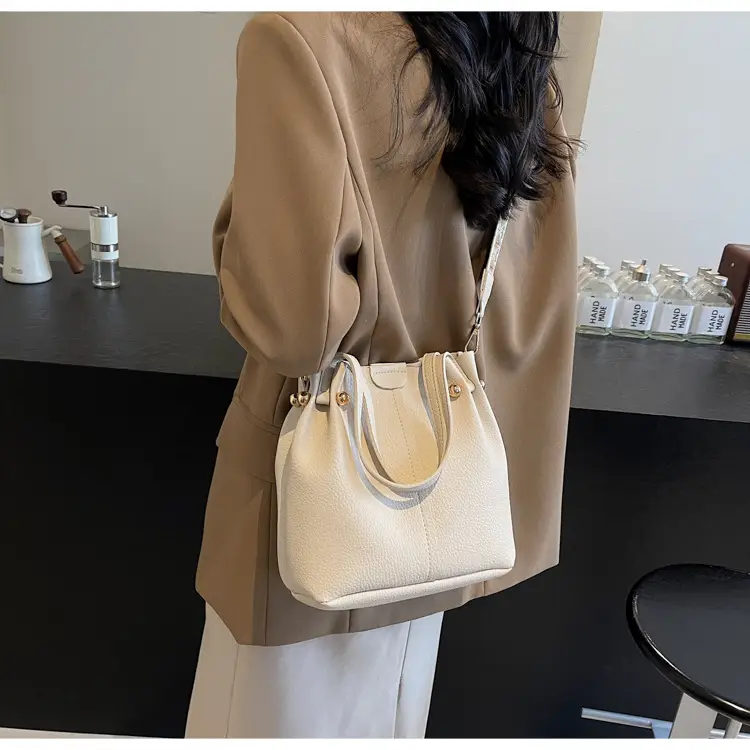 Women's 2025 New Trendy Crossbody Bag with Wide Strap — feature 31