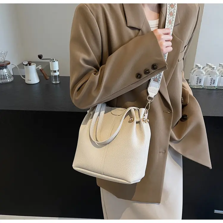 Women's 2025 New Trendy Crossbody Bag with Wide Strap — feature 33