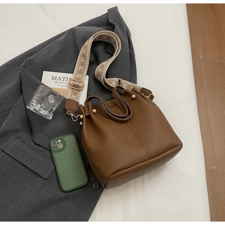 Women's 2025 New Trendy Crossbody Bag with Wide Strap — feature 36