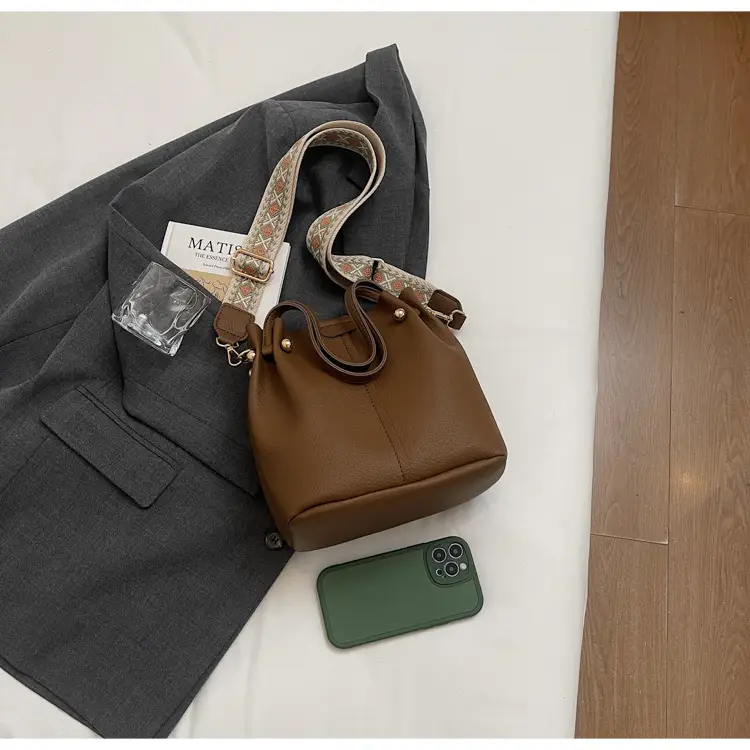 Women's 2025 New Trendy Crossbody Bag with Wide Strap — feature 38