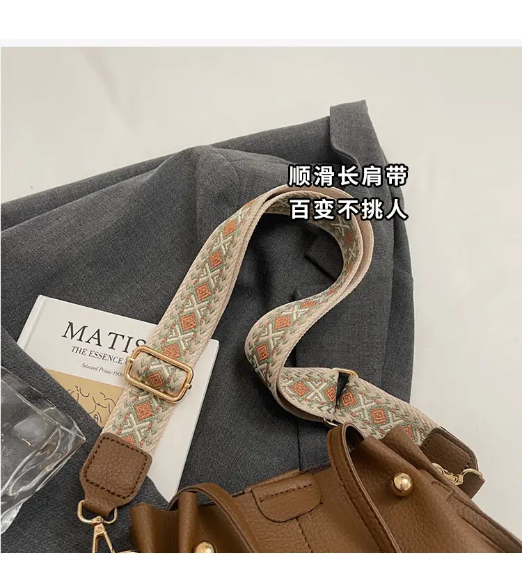 Women's 2025 New Trendy Crossbody Bag with Wide Strap — feature 4