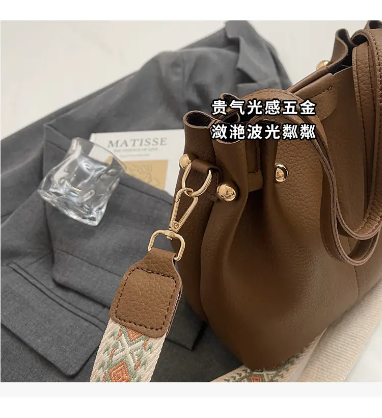 Women's 2025 New Trendy Crossbody Bag with Wide Strap — feature 5