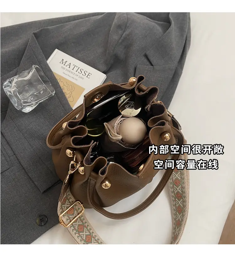Women's 2025 New Trendy Crossbody Bag with Wide Strap — feature 7