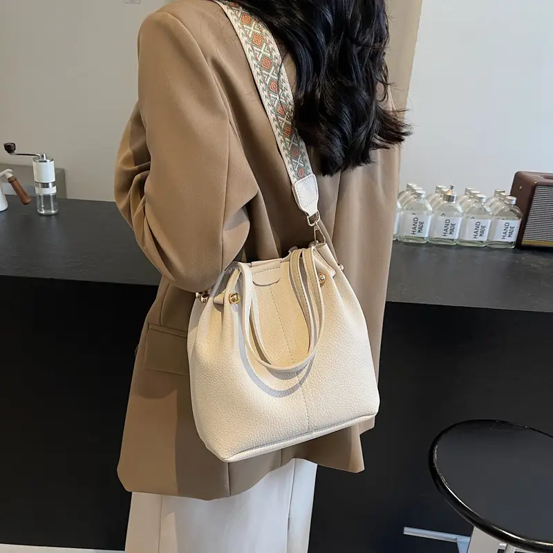 Women's 2025 New Trendy Crossbody Bag with Wide Strap - Image 2