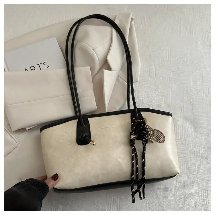 Black Textured Shoulder Bag for Women 2025 — feature 13