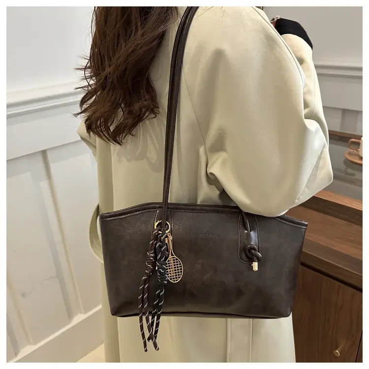 Black Textured Shoulder Bag for Women 2025 — feature 30