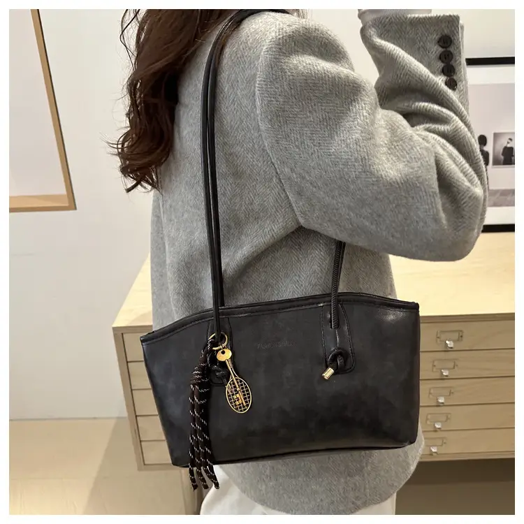 Black Textured Shoulder Bag for Women 2025 — feature 33