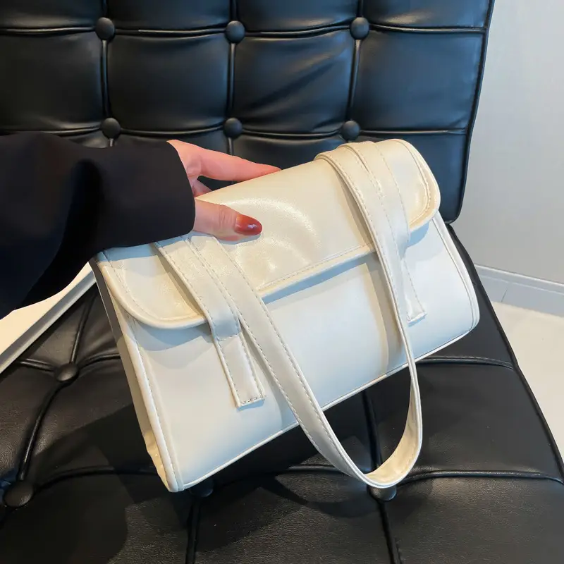 Women's Black Leather Shoulder Bag Large Capacity Winter 2024 - Image 6