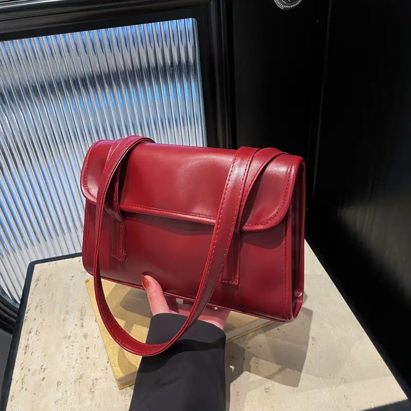 Women's Black Leather Shoulder Bag Large Capacity Winter 2024 - Image 7