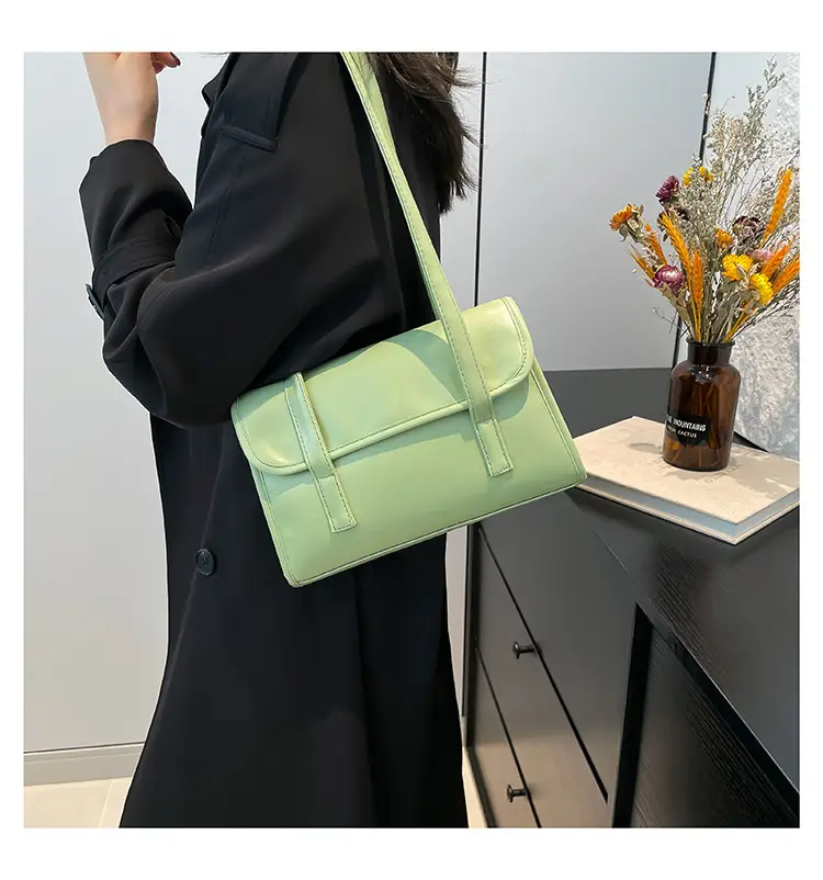 Women's Black Leather Shoulder Bag Large Capacity Winter 2024 — feature 10