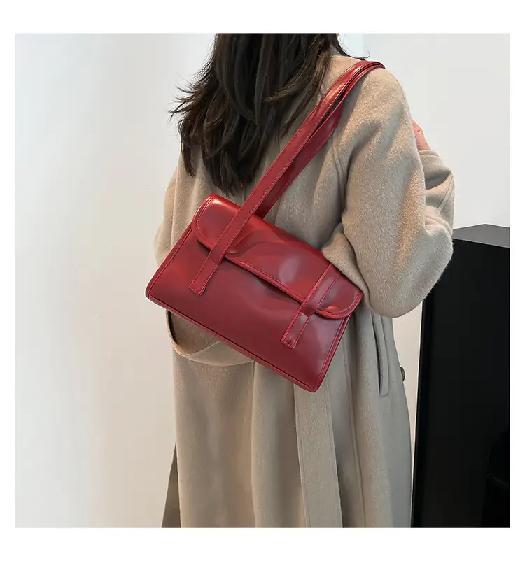 Women's Black Leather Shoulder Bag Large Capacity Winter 2024 — feature 15