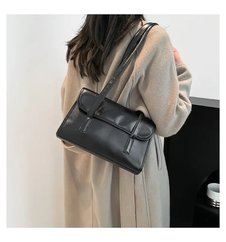 Women's Black Leather Shoulder Bag Large Capacity Winter 2024 — feature 18