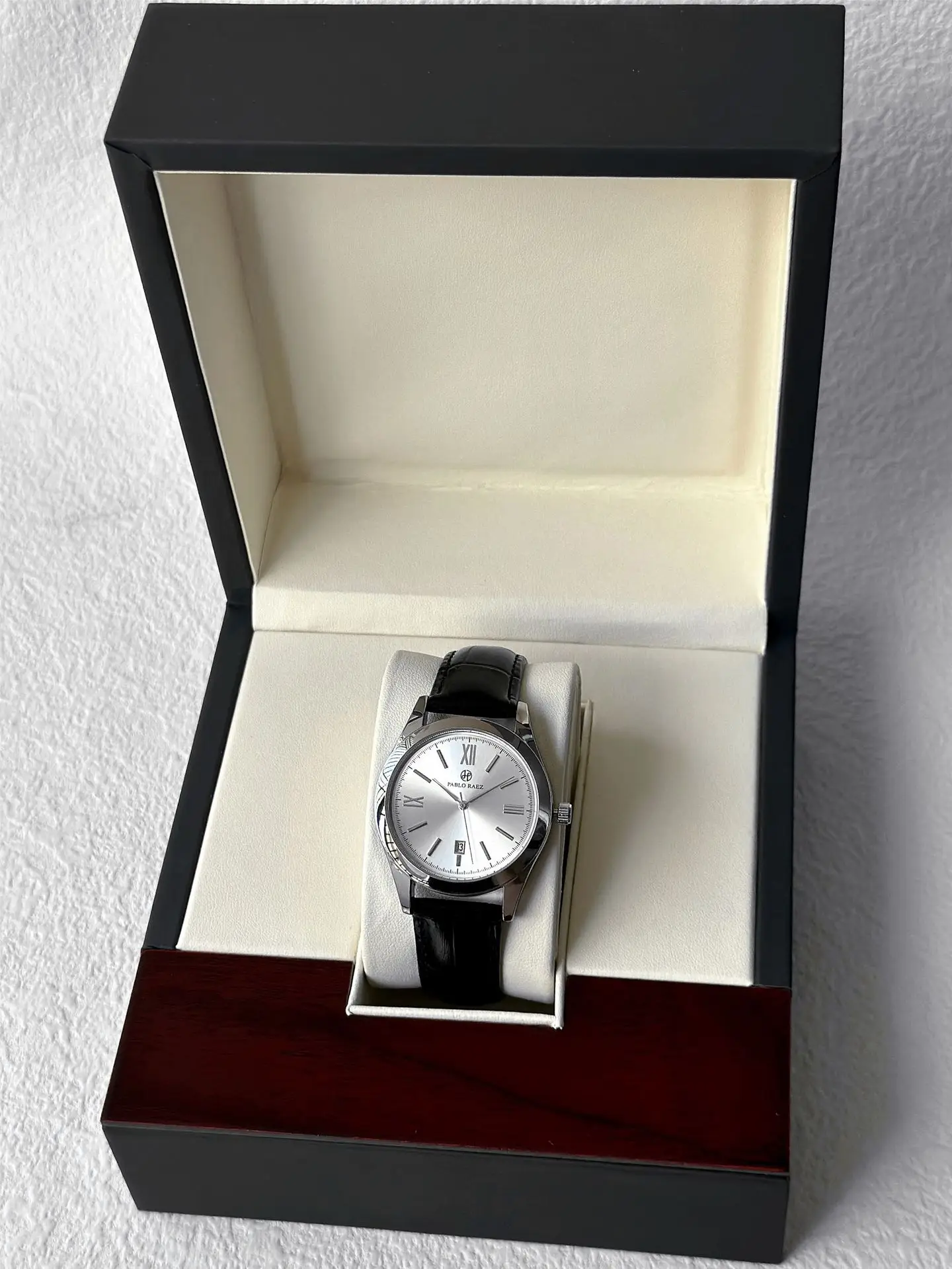Men's Black Quartz Watch with Leather Strap — feature 17