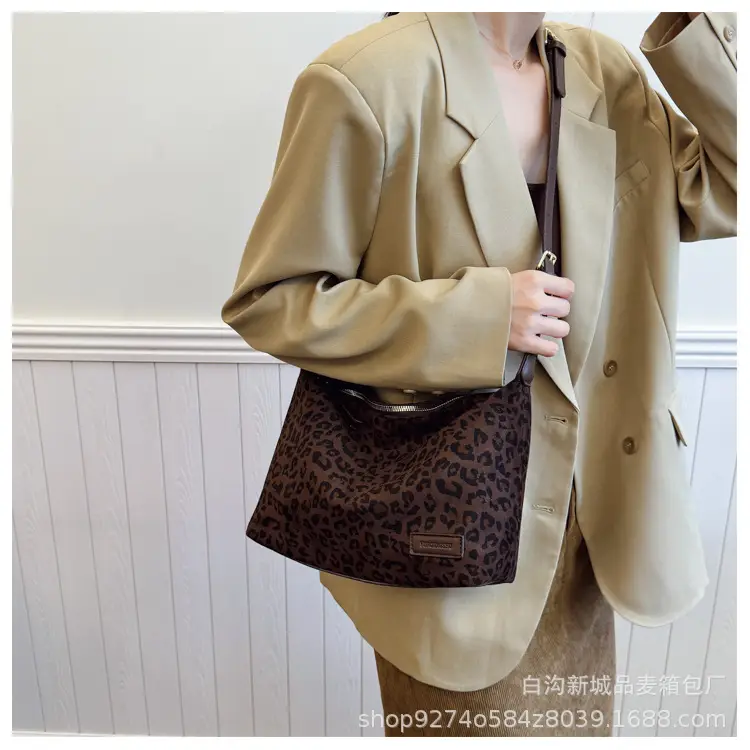 Vintage Leopard Print Crossbody Bag for Women — feature 22