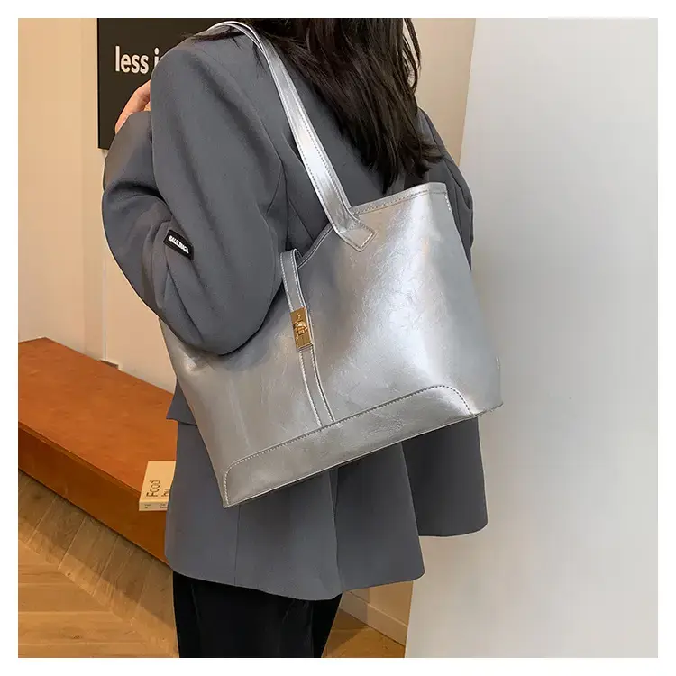 Black Vintage Tote Bag for Women 2024 — feature 13