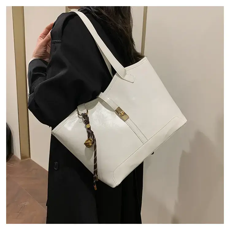 Black Vintage Tote Bag for Women 2024 — feature 17
