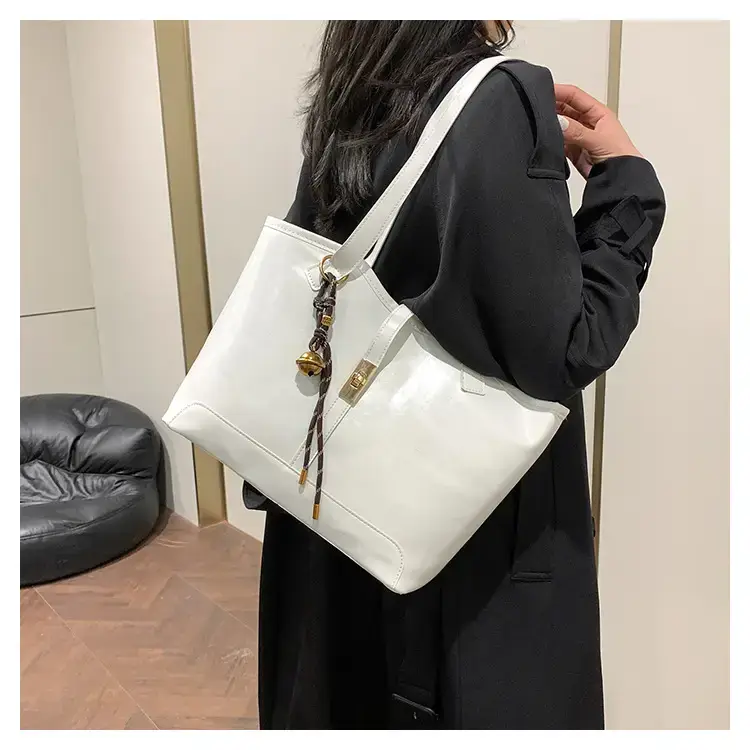 Black Vintage Tote Bag for Women 2024 — feature 19