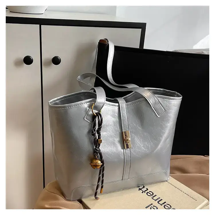 Black Vintage Tote Bag for Women 2024 — feature 21