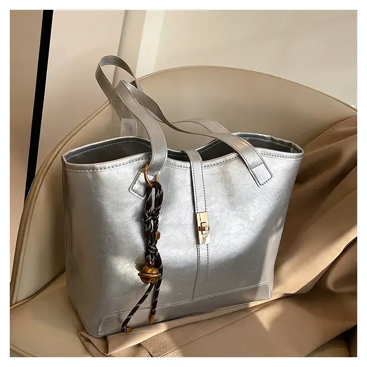 Black Vintage Tote Bag for Women 2024 — feature 23