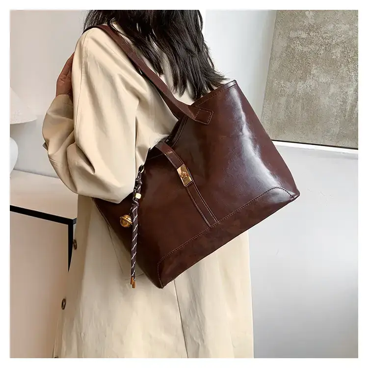 Black Vintage Tote Bag for Women 2024 — feature 8