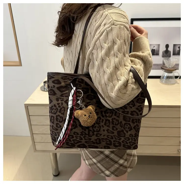 Leopard Print Large Capacity Tote Bag for Women — feature 17