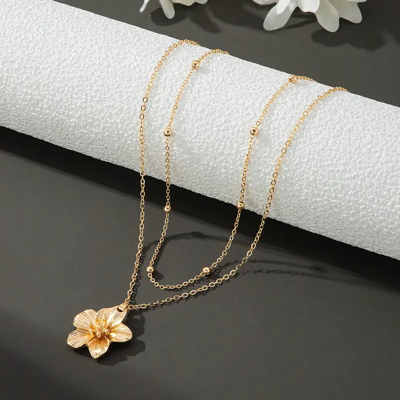 European and American Cross-border Metal Pleated Flower Pendant Necklace Vintage High Fashion Style Texture Petal Clavicle Chain Necklace