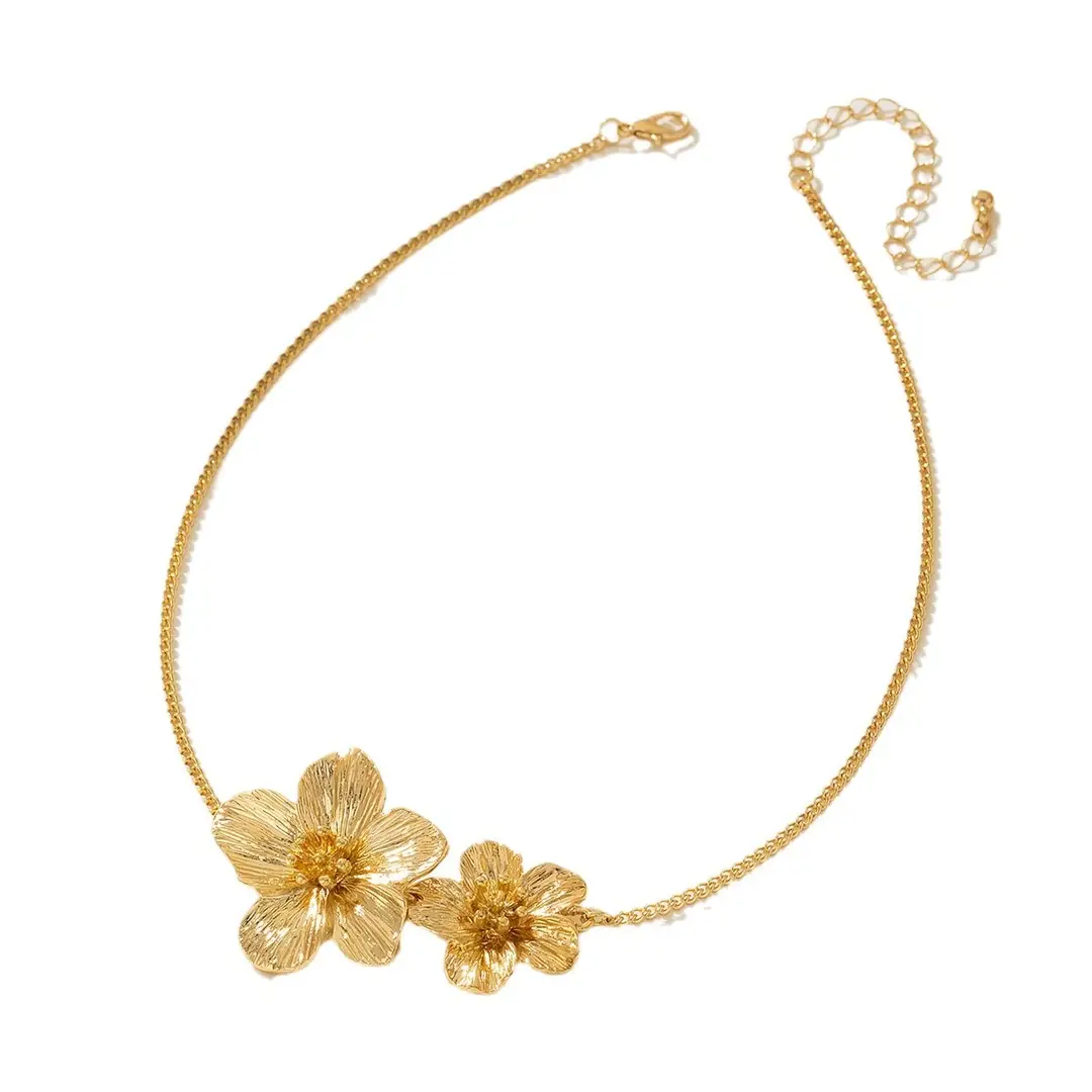 European and American Cross-border Metal Pleated Flower Pendant Necklace Vintage High Fashion Style Texture Petal Clavicle Chain Necklace