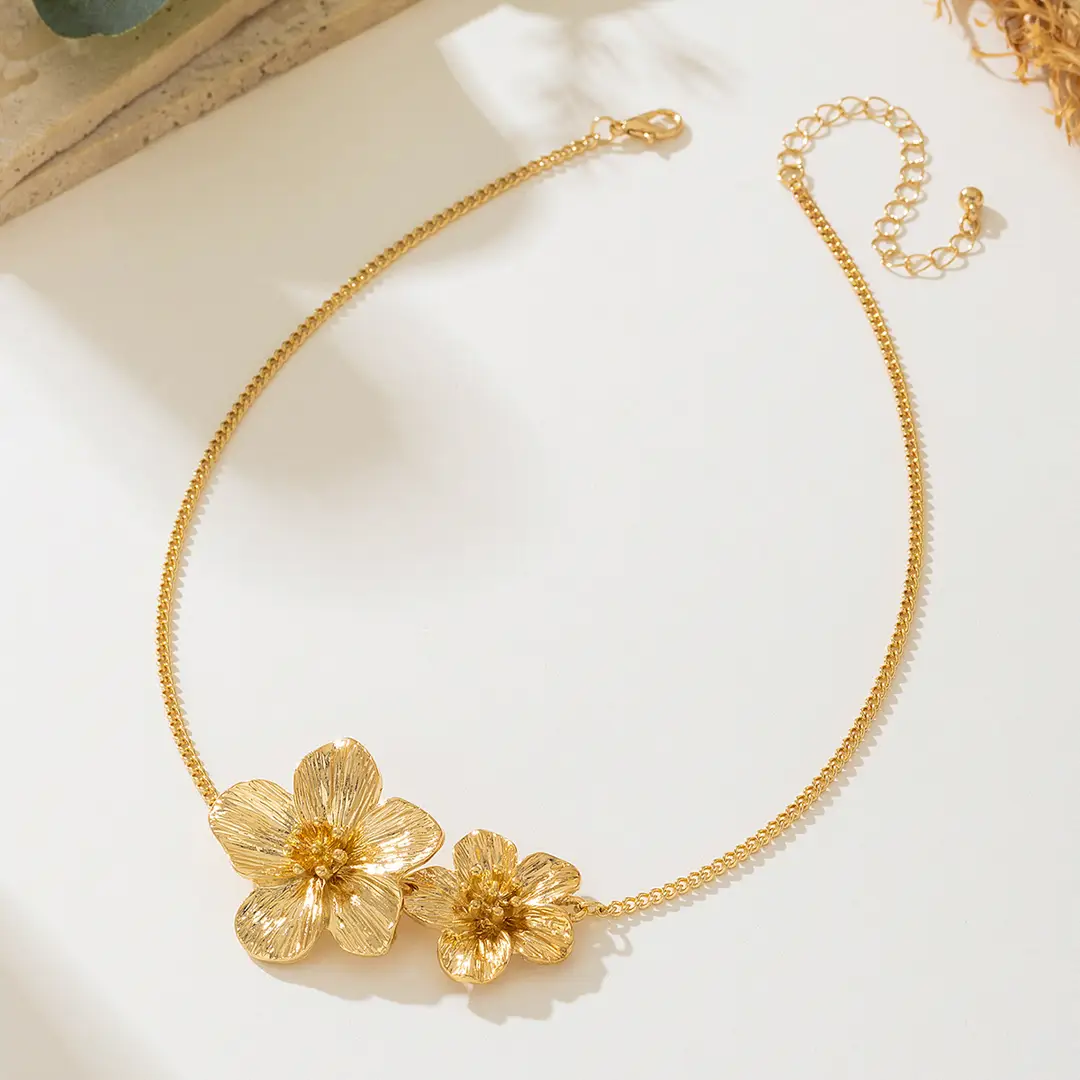 European and American Cross-border Metal Pleated Flower Pendant Necklace Vintage High Fashion Style Texture Petal Clavicle Chain Necklace