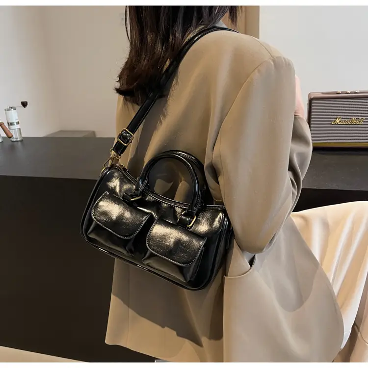 Black Crossbody Bag for Women 2024 Winter Retro Style — feature 16