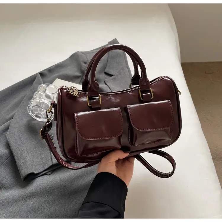 Black Crossbody Bag for Women 2024 Winter Retro Style - Image 2